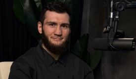 Эннис дебютировал в первом среднем весе аннигиляцией Лимы. Реакция Муртазалиева