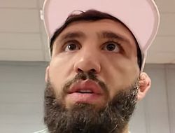 фото - «Как школьника». Царукян оценил победу Оливейры над Холлоуэем