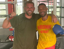 фото - Гассиев о бое Уайт–Поветкин, работа ног Мадримова, Брук спррингует с Сондерсом — соцсети 