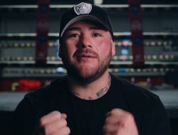 фото - Руис подписал контракт с Matchroom Boxing
