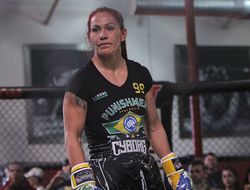 фото - В UFC всё ещё хотят устроить бой Ронды Роузи и Киборг Жустино