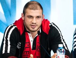 фото - Иван Штырков сразится с «Бурым Медведем» на турнире UFC в Санкт-Петербурге