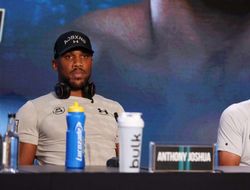 фото - Почему Роберт Гарсия не поможет Джошуа в бою с Усиком? Объясняет промоутер