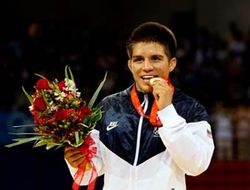 фото - (ММА) Олимпийский чемпион по борьбе Генри Сехудо дебютирует в ММА