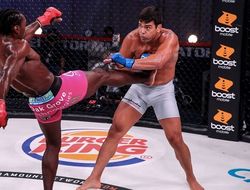 фото - Фил Дэвис победил Лиото Мачиду в главном бою Bellator 245 (+ другие результаты)