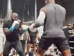 фото - Нганну готовится к Фьюри, отрабатывает технику с Такамом, выглядит хорошо — видео