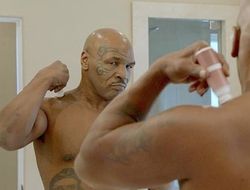 фото - Усик интригует, Гвоздик уже с Атласом, а Тайсон намазывается — соцсети