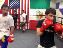 фото - Сын Пакьяо тренируется с Канело и Эдди Рейносо — видео