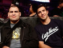 фото - Рокхолд рассказал о травме Веласкеса