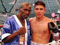 фото - (Результаты) Джесси Варгас с трудом победил Кристиана Фавелу