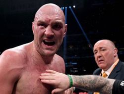 фото - Тайсон Фьюри подписал контракт с Бобом Арумом