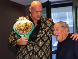 фото - Усик и Фьюри обо всём договорились: подробности сообщил Боб Арум