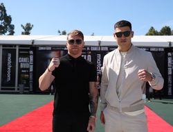 фото - Ковалёв верит, что Бивол побьёт Канело. А ещё упоминал Уорда