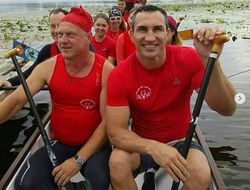 фото - Мощный дрифт Ломаченко, Кличко на Драконе, Емельяненко убил грусть — соцсети