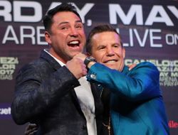 фото - Возвращение 47-летнего Оскара Де Ла Хойи — идут переговоры с экс-чемпионом в двух категориях