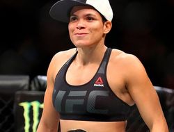 фото - UFC 224: Аманда Нуньеш отстояла титул, забив окровавленную Пеннингтон