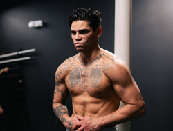 фото - Райан Гарсия уронил спаррингёра. Есть видео