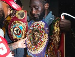 фото - Кроуфорд побил Канело. Реакция Бивола