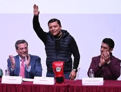 фото - Пояс Стивенсона разыграют в реванше, Барриос превращается в Пакьяо