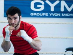 фото - Артур Бетербиев судится с промоутером, хочет уйти