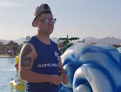 фото - Емельяненко на троне Семи королевств, Бетербиев на Ахмат-арене, ринг-гёлз крупным планом — соцсети 