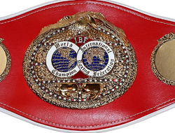 фото - Чарло отказался драться с россиянином и потерял ещё один титул