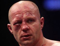 фото - На грани краха: Емельяненко вырвал победу у Мальдонадо