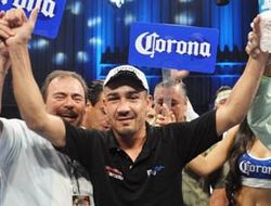 фото - Умберто Сото, победив Монтеса, остаётся в «тусовке» топ-суперлегковесов