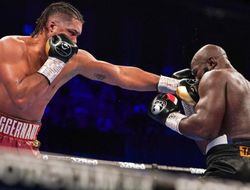 фото - Джо Джойс вышел в ринг как Беринчик и побил Карлоса Такама: видео