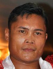 Деннис Лауренте