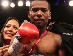 фото - Возможный соперник Ломаченко из Панамы в субботу сразится с нокаутёром Мачадо