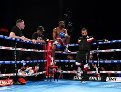 фото - Мейвезер предложил бой Сен-Пьеру. Тот уже ответил