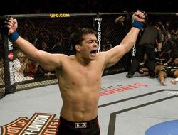 фото - UFC Fight Night: Лиото Мачида растерзал Доллэуэя