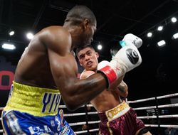 фото - Мини-апсет в суперлёгком весе: проспект уступил нокаутёру