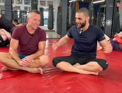 фото - Джонс или Махачев? Легендарный чемпион назвал лидера «паунда»