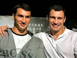 фото - Виталий Кличко: «Поветкин не подозревает, что будет драться сразу с двумя братьями»