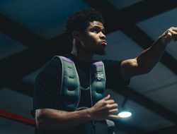 фото - Он вернулся! Стивенсон передумал завершать карьеру — вернётся летом, назвал желаемых оппонентов