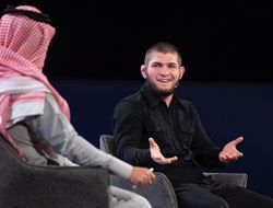 фото - Как Усик ездил на ЧУ-2018, Берто предлагал руку и сердце, а Валуев скрывался в проруби — соцсети