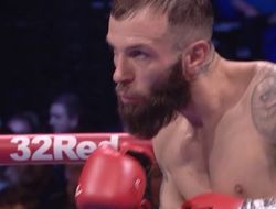 фото - Какаче отобрал пояс у Диккенса: видео