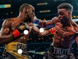 фото - Спенс пришёл в магазин за поясом Кроуфорда. Тот потроллил его и е-Чарло: скриншот