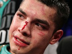 фото - Омар Фигероа отстоял титул WBC, с трудом одолев Бельмонтеса