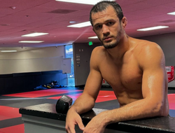 фото - Двалишвили скоро попрощается с титулом? Прогноз чемпиона Bellator Усмана Нурмагомедова