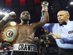 фото - Теренс Кроуфорд досрочно остановил Келла Брука