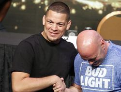 фото - Нейт Диас хочет сменить октагон на ринг — в UFC не против. Угадайте, кто соперник?