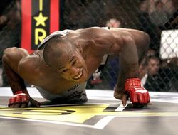 фото - Роналдо Соуза: «Следующим с Уайдманом должен драться я»