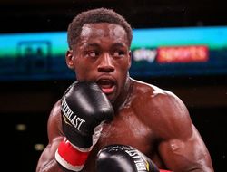 фото - Джейк Пол оправдал бойца, который симулировал травму, чтобы не драться с украинцем