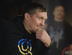 фото - Усик начал готовиться: видео из зала