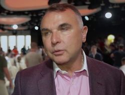 фото - «Твои слова ничего не стоят». Менеджер Усика ответил Фьюри