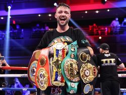 фото - Назревает конфликт между WBC и WBA? Всё из-за абсолютного Тейлора