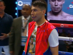 фото - Кастро побил Акосту и остался с титулом: видео